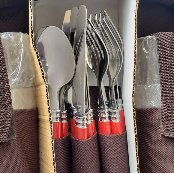 Moka Picnic Time 16 Pieces Cups, Utensils, Plates Settings Picnic Bundle NIB NWT - Picture 5 of 11